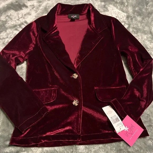 NWT I.N. Girl
Big Girls 7-16 Velvet Blazer Burgundy - Picture 6 of 9